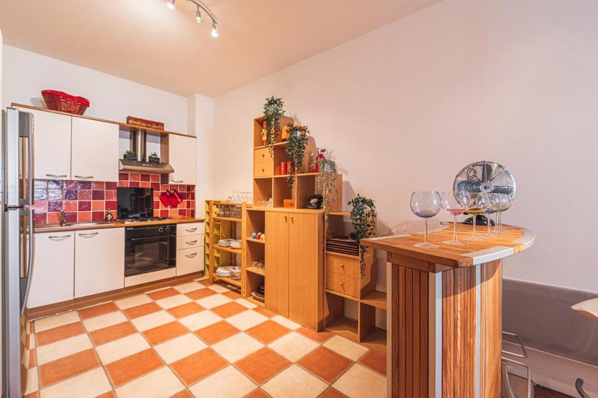 Bar A Bulles - Ancien Comptoir Transforme Villa Reims Buitenkant foto